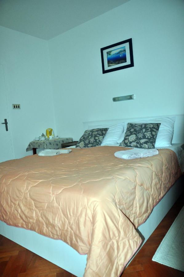 Rose Rooms At Island Of Rab Banjol ภายนอก รูปภาพ